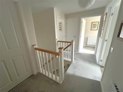 STAIRCASE & LANDING
